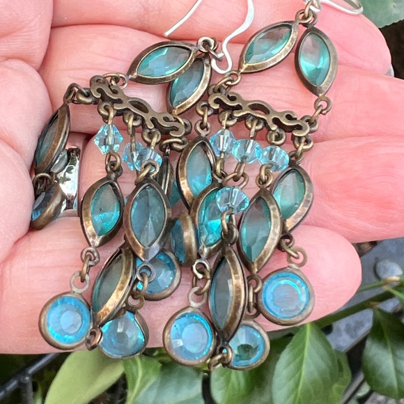 VINTAGE BLUE TEAL GLASS CRYSTAL RHINESTONE LONG DANGLE DROP CHANDELIER EARRINGS - Picture 7 of 16